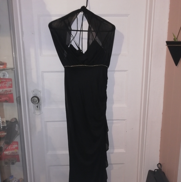 Elegant Dress - Picture 1 of 2